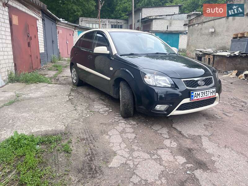 Хэтчбек Kia Rio 2009 в Житомире
