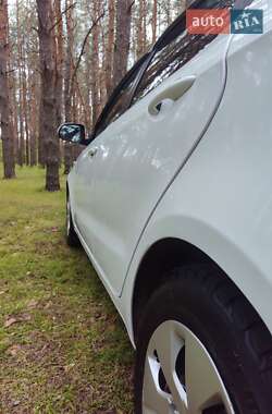 Седан Kia Rio 2013 в 