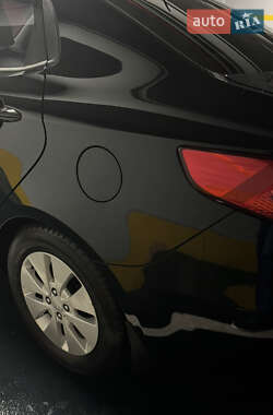 Седан Kia Rio 2013 в 
