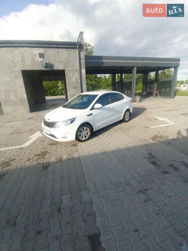 Седан Kia Rio 2012 в Белой Церкви