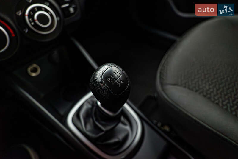 Седан Kia Rio 2012 в Киеве