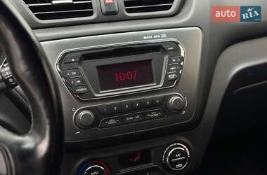 Седан Kia Rio 2013 в 