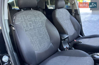 Седан Kia Rio 2012 в 