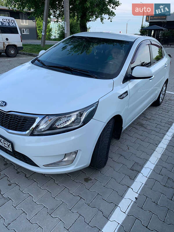 Седан Kia Rio 2012 в Хмельницком