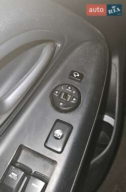 Хэтчбек Kia Rio 2012 в 