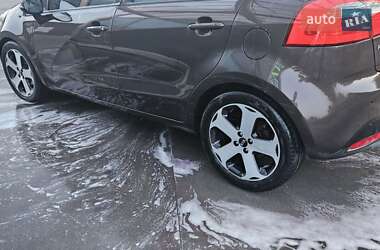 Хэтчбек Kia Rio 2012 в 