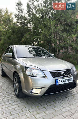 Седан Kia Rio 2011 в Дергачах