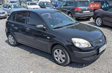 Хэтчбек Kia Rio 2009 в 