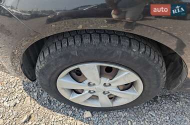 Хэтчбек Kia Rio 2009 в 