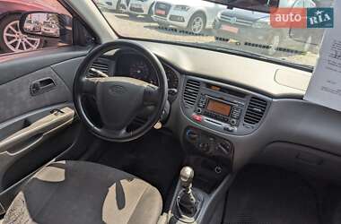 Хэтчбек Kia Rio 2009 в 