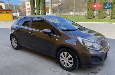Хетчбек Kia Rio 2012 в Чернівцях