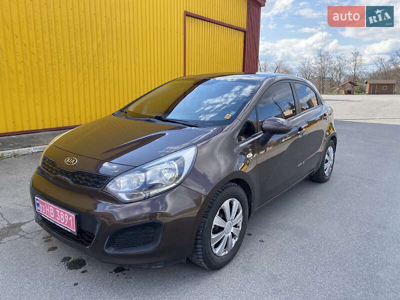 Хэтчбек Kia Rio 2012 в Черновцах