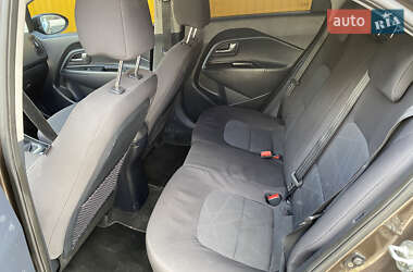 Хетчбек Kia Rio 2012 в 