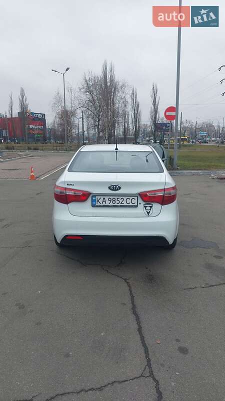 Седан Kia Rio 2013 в Киеве