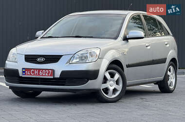 Хэтчбек Kia Rio 2006 в 