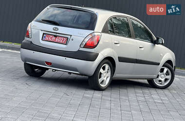 Хэтчбек Kia Rio 2006 в 