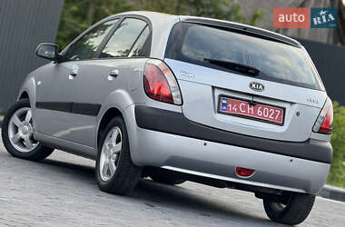 Хэтчбек Kia Rio 2006 в 