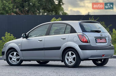 Хэтчбек Kia Rio 2006 в 