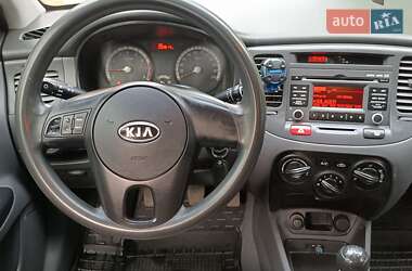 Седан Kia Rio 2011 в 