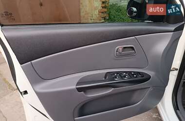 Седан Kia Rio 2011 в 