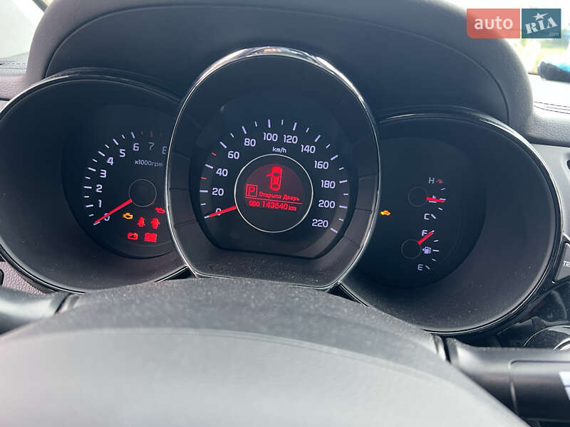 Седан Kia Rio 2013 в Киеве