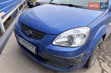 Хэтчбек Kia Rio 2006 в Полтаве