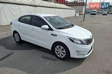 Седан Kia Rio 2013 в Києві