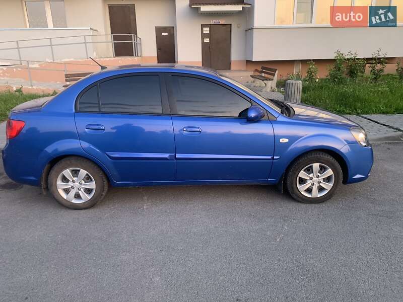 Kia Rio 2011 Kia Rio 2011