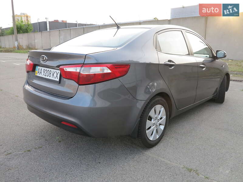 Седан Kia Rio 2011 в Киеве