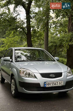 Седан Kia Rio 2008 в Киеве