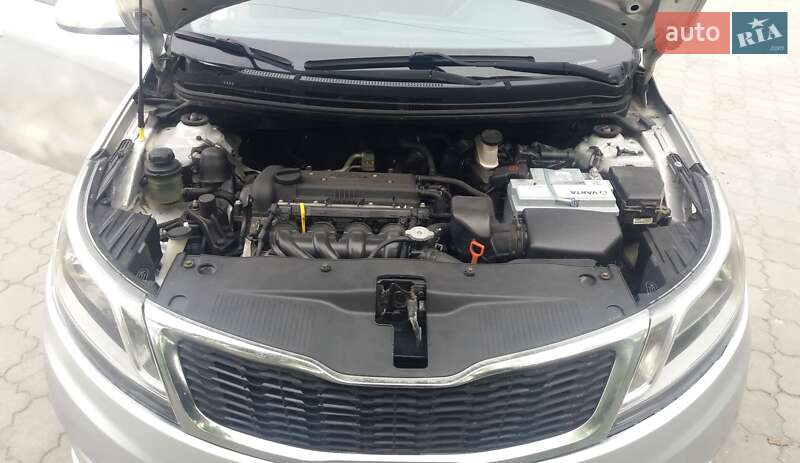 Хэтчбек Kia Rio 2013 в Днепре