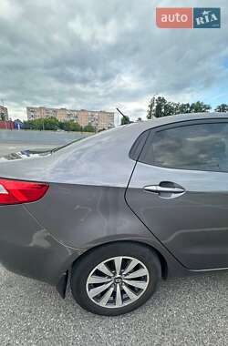 Седан Kia Rio 2013 в Полтаві