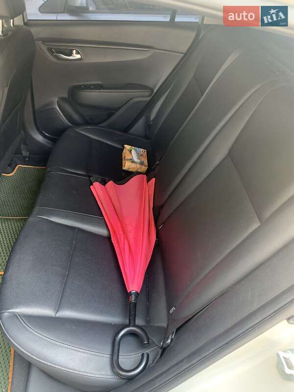 Хэтчбек Kia Rio 2018 в Днепре фото 5 Хэтчбек Kia Rio 2018 в Днепре