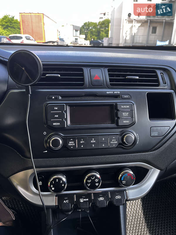 Хетчбек Kia Rio 2012 в Львові