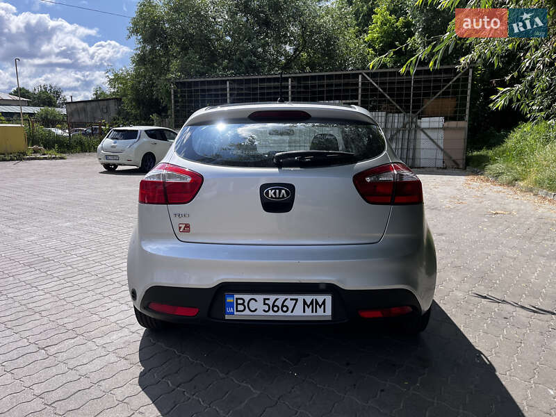 Хетчбек Kia Rio 2012 в Львові