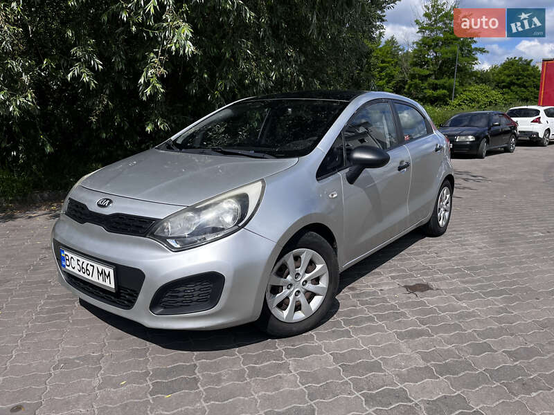 Хетчбек Kia Rio 2012 в Львові