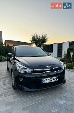 Хэтчбек Kia Rio 2017 в Киеве