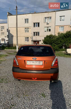 Хэтчбек Kia Rio 2006 в 