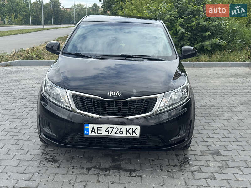 Седан Kia Rio 2013 в Полтаві