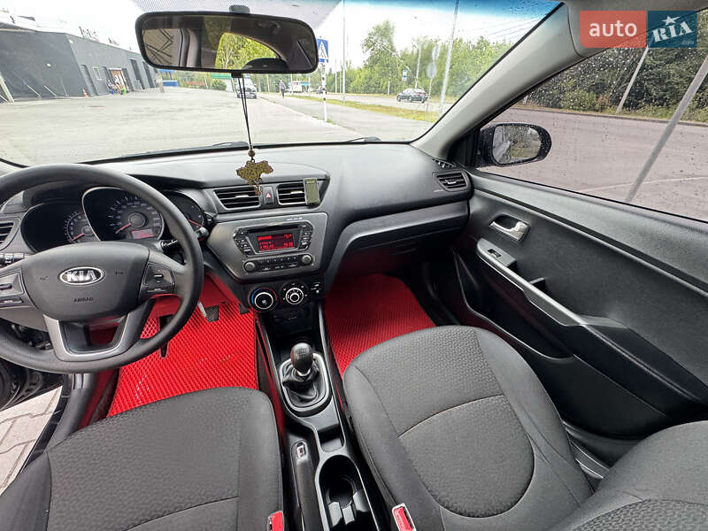 Седан Kia Rio 2013 в Полтаві