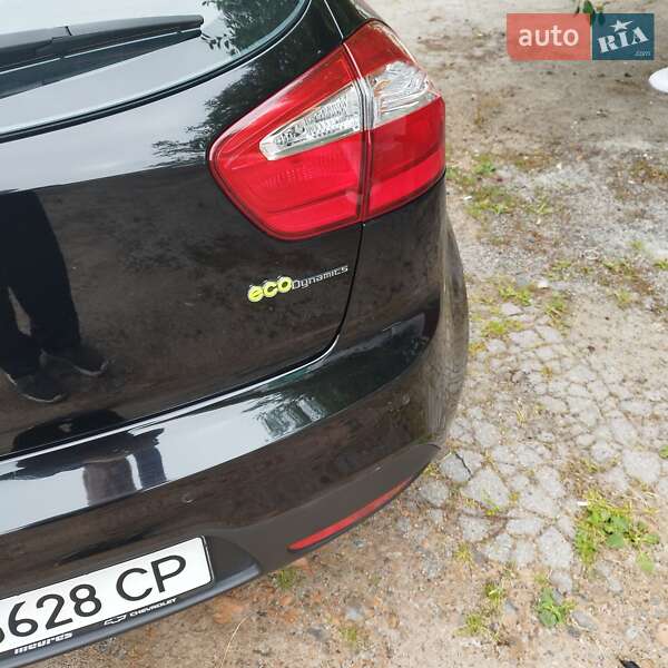 Хэтчбек Kia Rio 2012 в Житомире