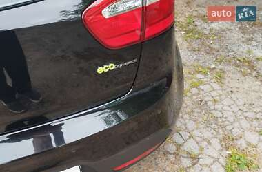 Хэтчбек Kia Rio 2012 в 