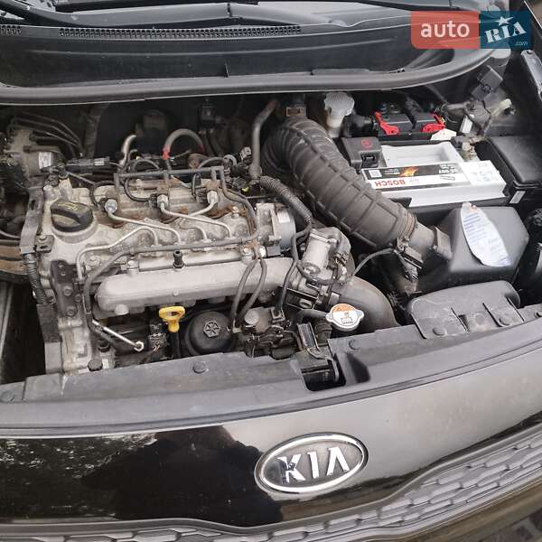 Хэтчбек Kia Rio 2012 в Житомире