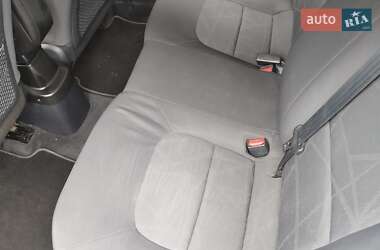 Хэтчбек Kia Rio 2012 в 