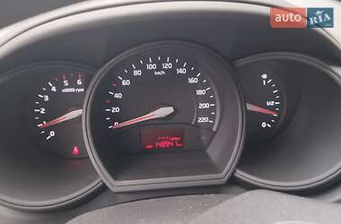 Хэтчбек Kia Rio 2012 в 