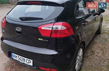 Хэтчбек Kia Rio 2012 в 