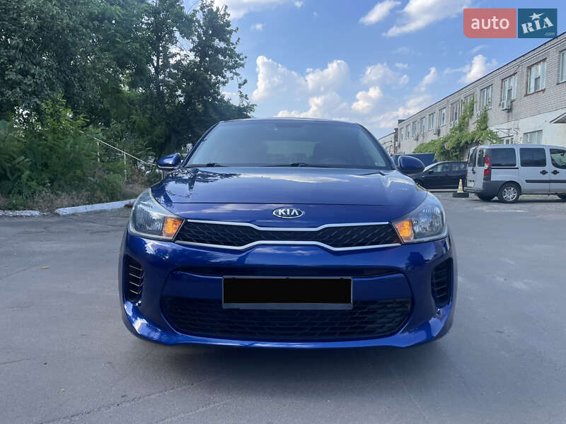 Седан Kia Rio 2018 в Киеве