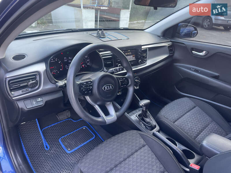 Седан Kia Rio 2018 в Киеве