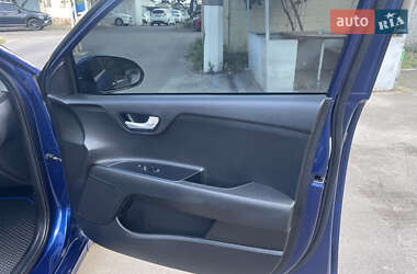 Седан Kia Rio 2018 в 