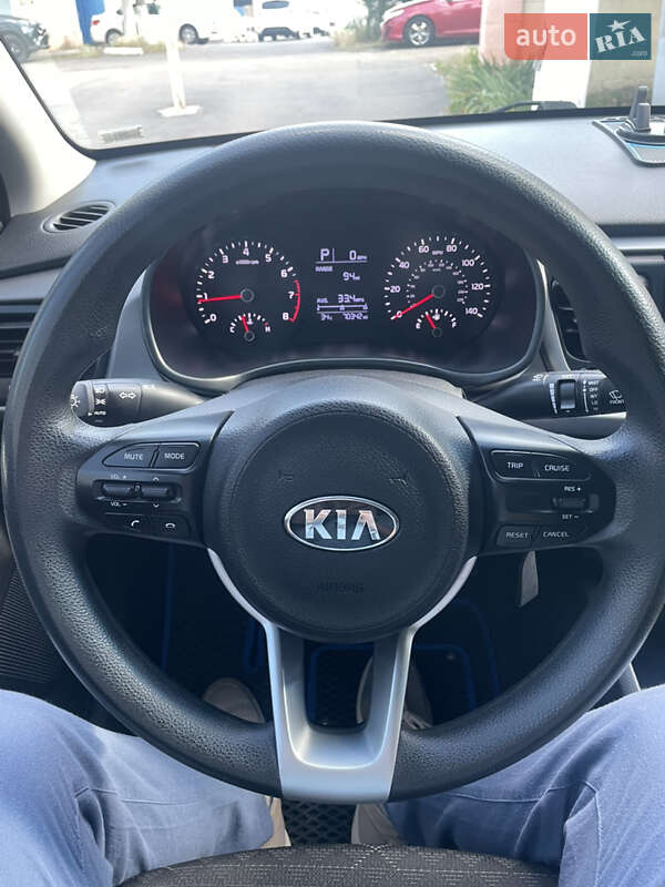 Седан Kia Rio 2018 в Киеве